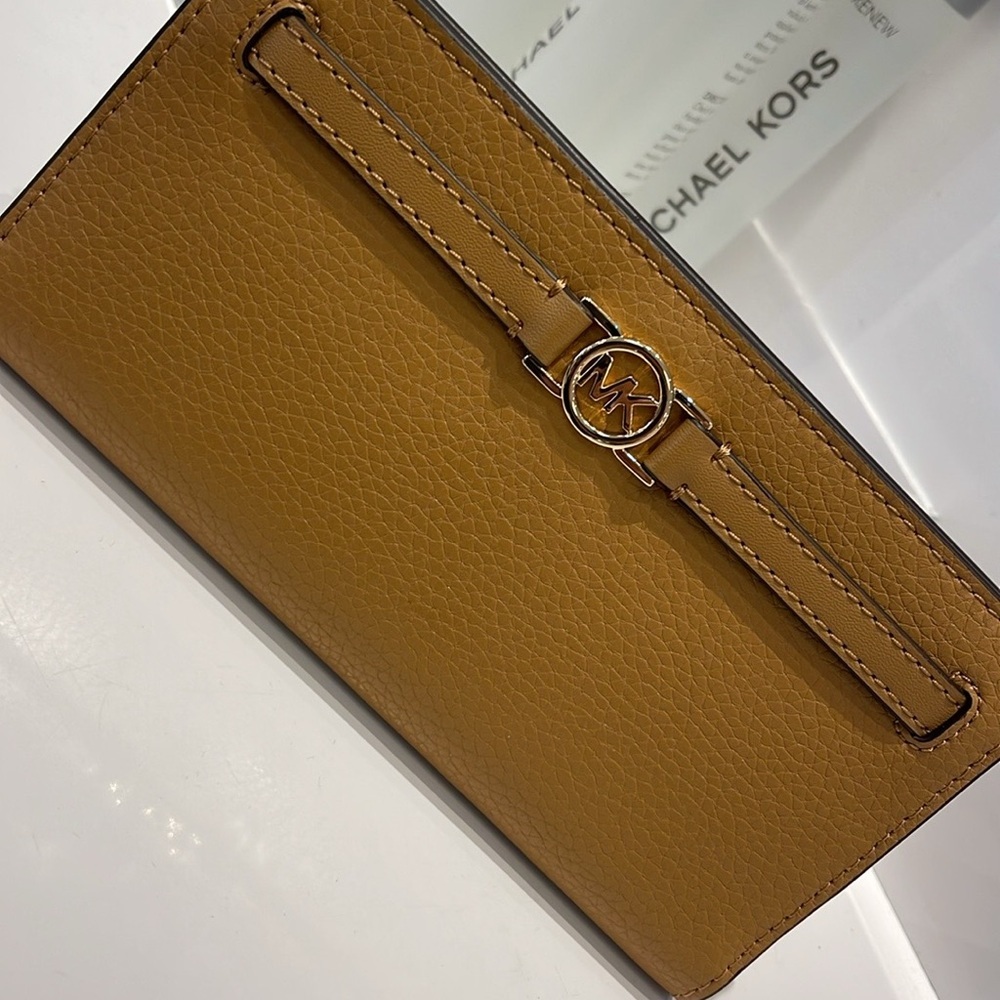 Michael Kors Reed Large Bifold Pebbled Leather Snap Wallet Card Case 
Deer
NWT